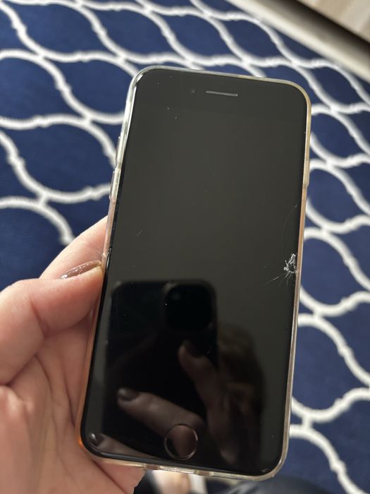 iPhone SE 64 G telefon