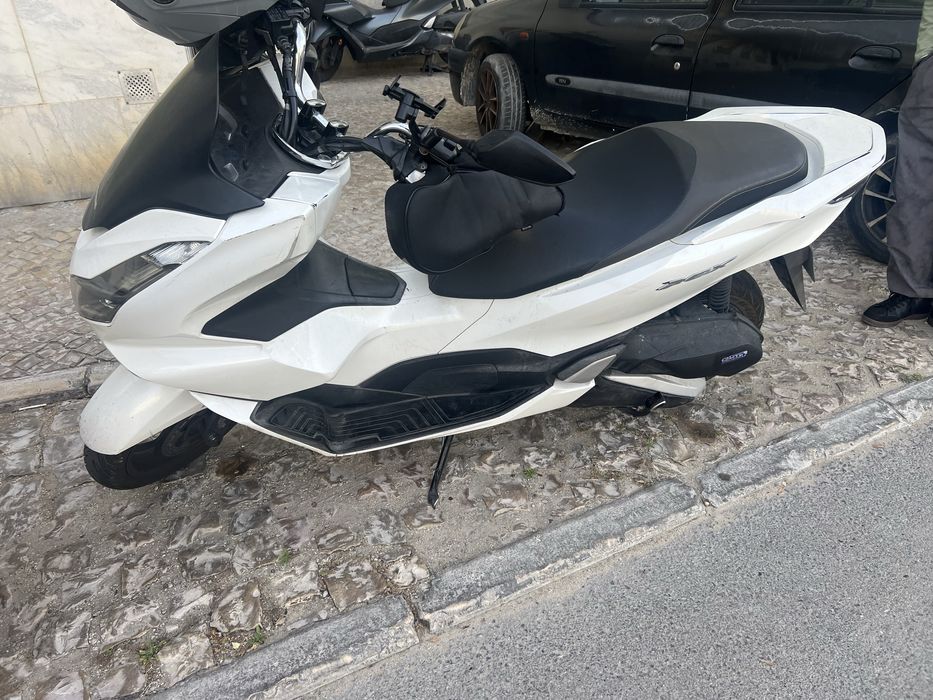 Vendo pcx 2021 com 138mil km rodados