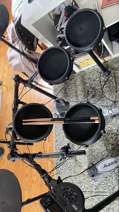 Bateria Eletrica Alesis Nitro Mesh Kit