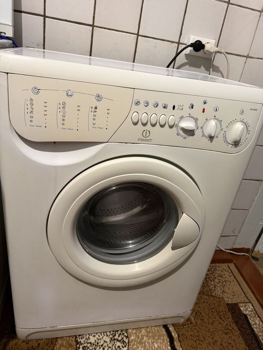 Стиральная машина indesit