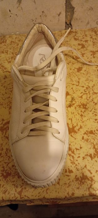 Buty białe damskie