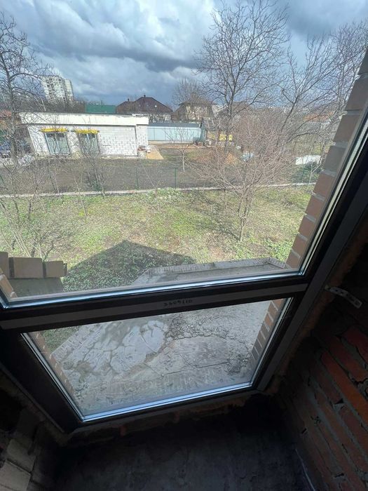 Продам новый дом 138м2 с приватизированным участком 9 соток.