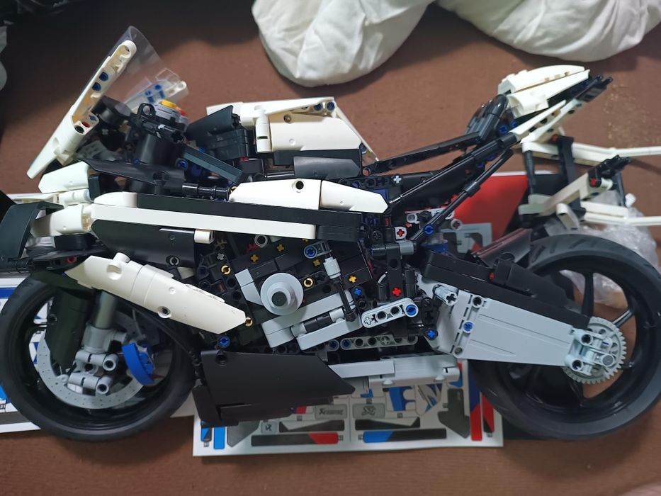 Bmw motor klocki m1000rr 1920 elementow. Zlozone
