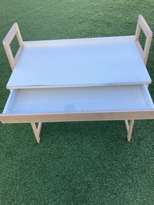 Mesa secretaria de apoio para estudo