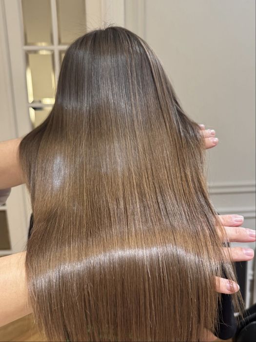 Keratynowe prostowanie włosów