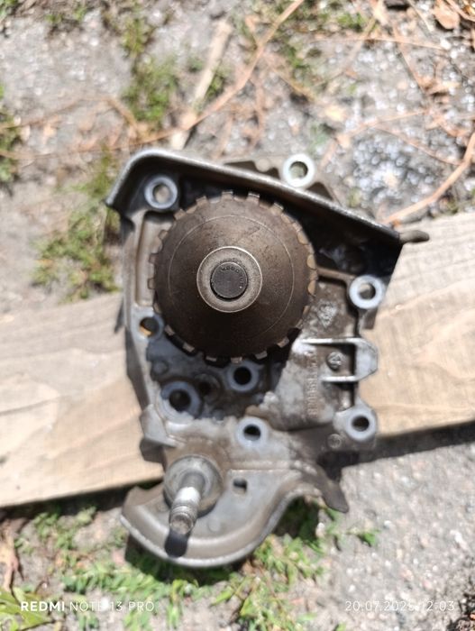 Б/в Водяний насос, помпа Renault Dacia 8200693370