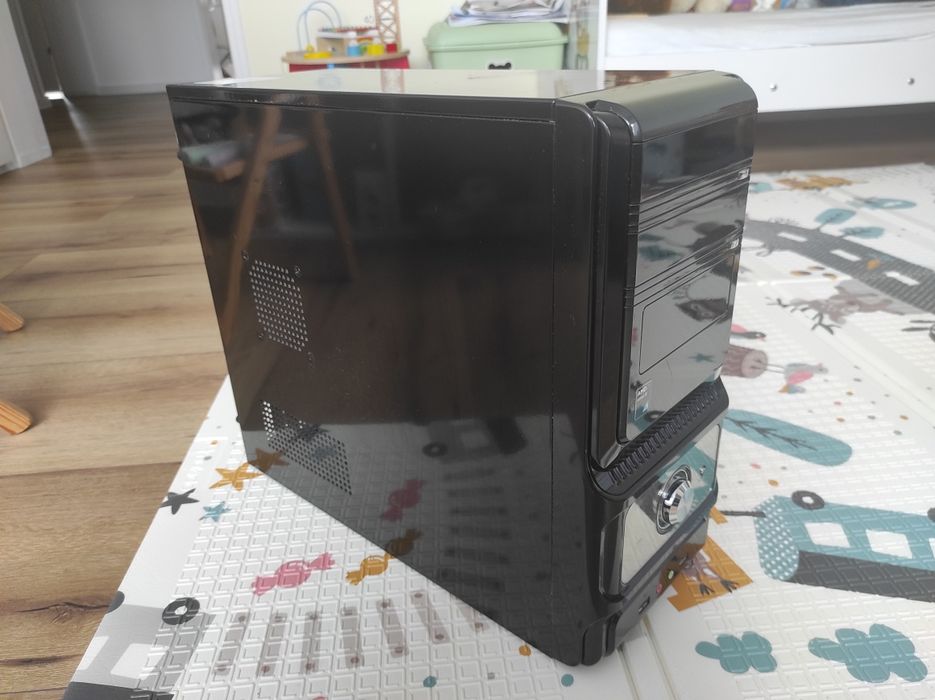 Komputer stacjonarny Win 10 DVD