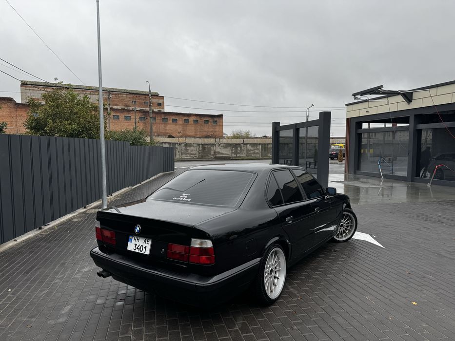 Продам BMW E34 530i