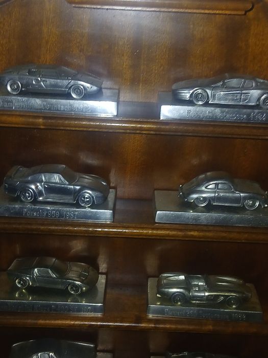 Coleção 12 carro de estranho edição limitada