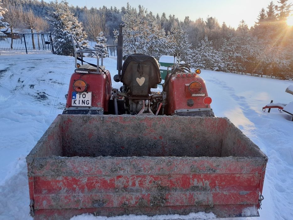 Traktor Ursus C -335