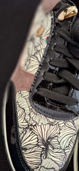 Sapatos / Ténis marca Manuel Alves