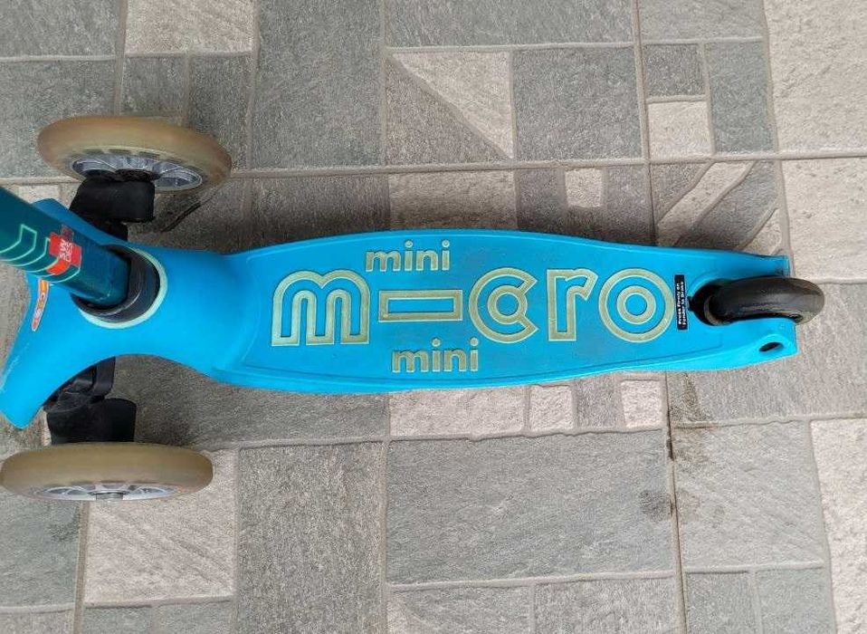 Самокат Micro Mini Deluxe Aqua (от 2-х лет)