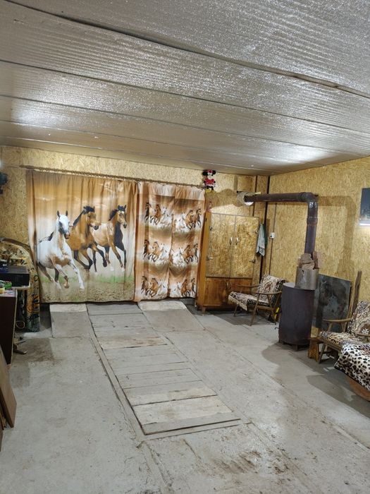 Продам гараж  остановка "Шахтопроходка"