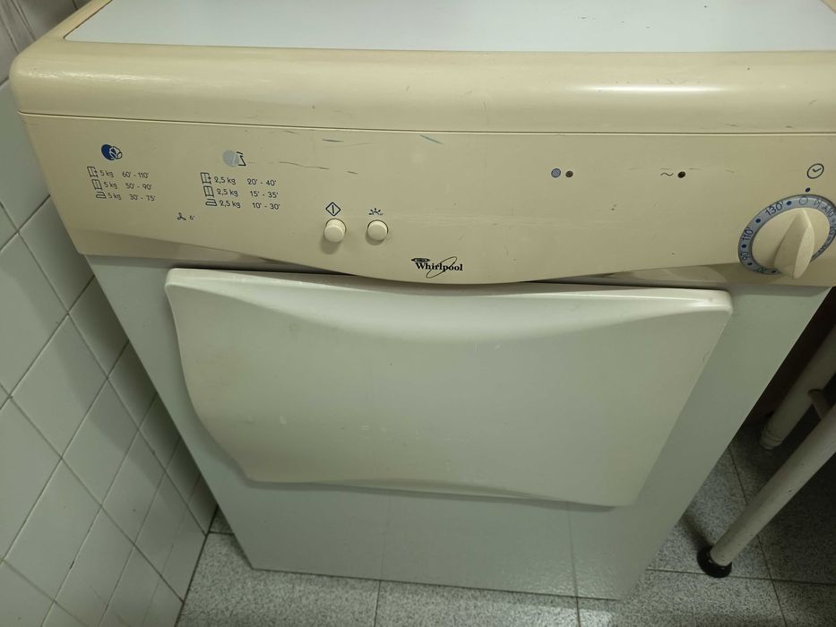 Vendo máquina de secar roupa,usada em bom estado