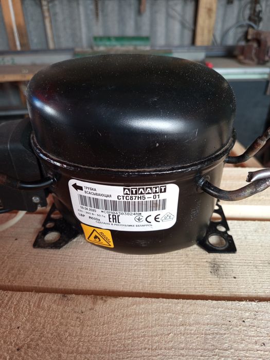 Компрессор холодильника Атлант СТС87Н5-01. Б/У