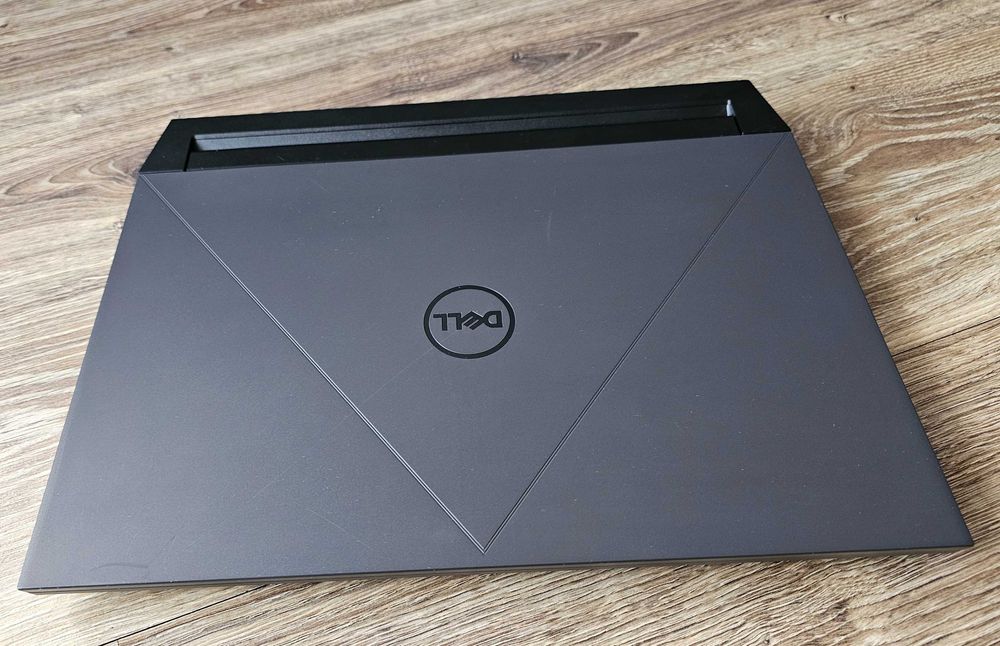 Laptop Gamingowy Dell G15 5530 / i7-13650HX /  RTX4060 / RAM 32Gb