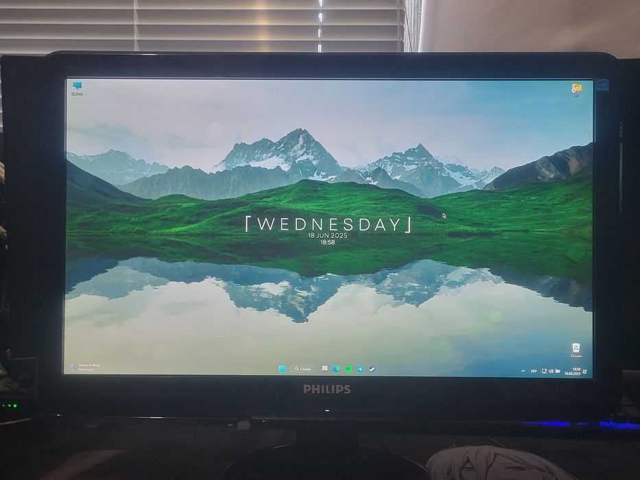 Монітор Philips 224E2SB/00, 21.5", Full HD IPS, LowBlue mode, як новий