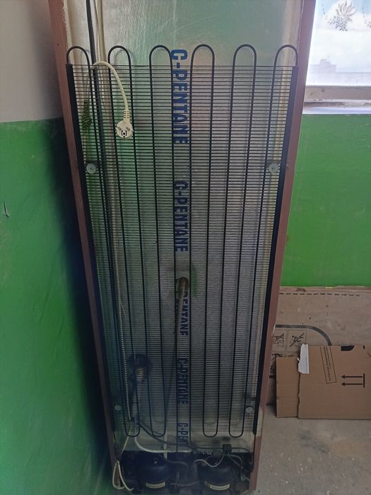 Холодильник Атлант,две камеры,два мотора (есть нюанс)