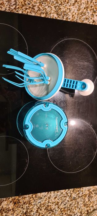 Batedeira manual tupperware