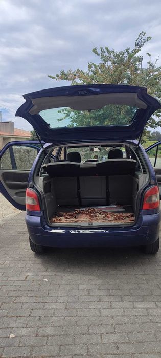 Renault Megane Scénic 1.4 (2002) — Familiar Fiável e Pronto a Circular!