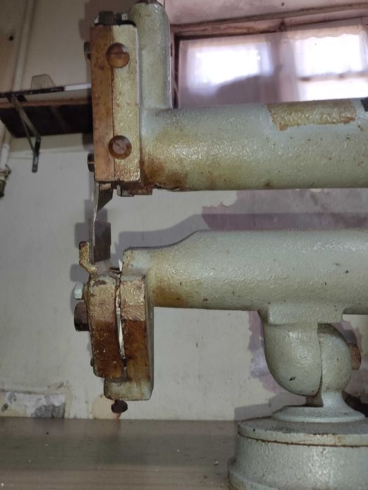 Máquina de corte de cartão e couro