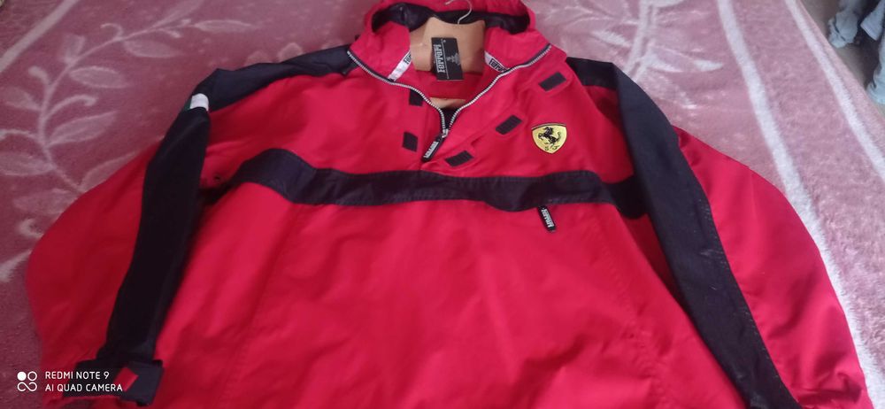camisola impermeável Ferrari