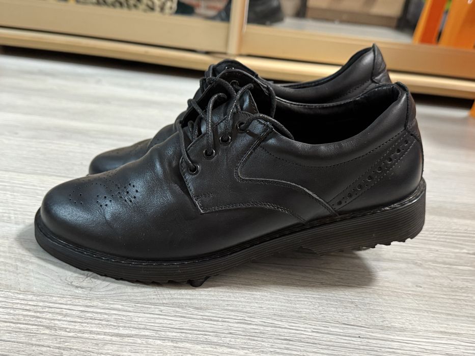 Чоловічі шкіряні туфлі