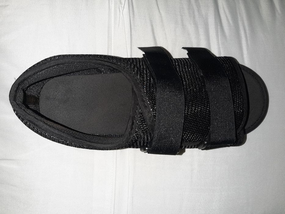 Sapato unisex pós-cirúrgico ambidestro