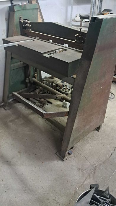 Gilotyna do blachy  nożna