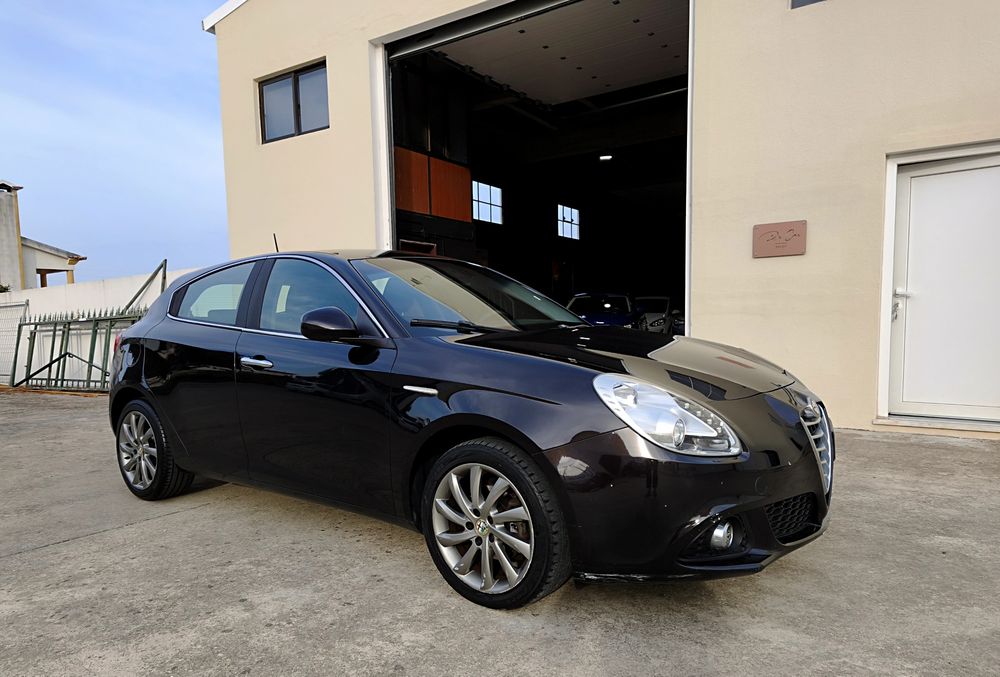 Alfa Romeo Giulietta 1.6 JTDm Executive – 120cv | 2015 | 18 Meses de Garantia — photo 2