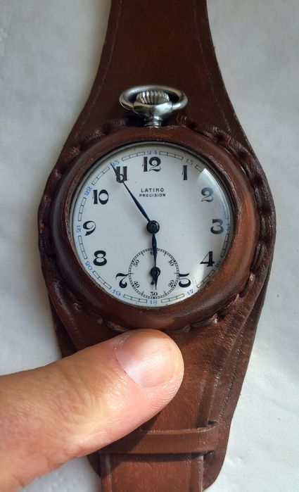 Relógio Bolso LATINO excelente, e bracelete nova, feita à mão.