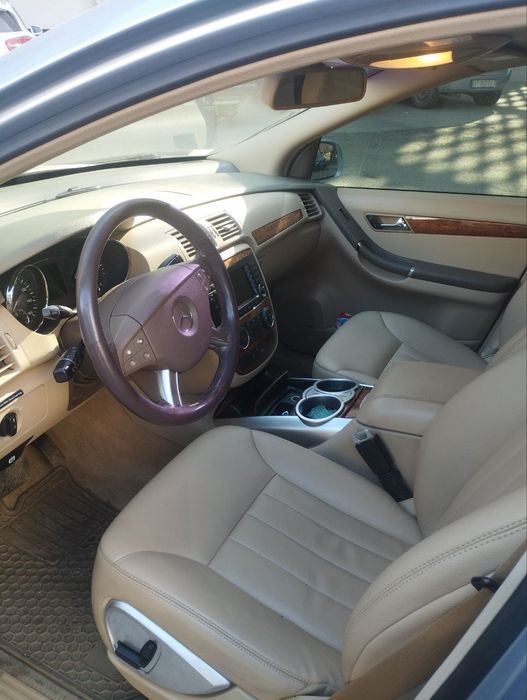 Мерседес r320 у гарному стані