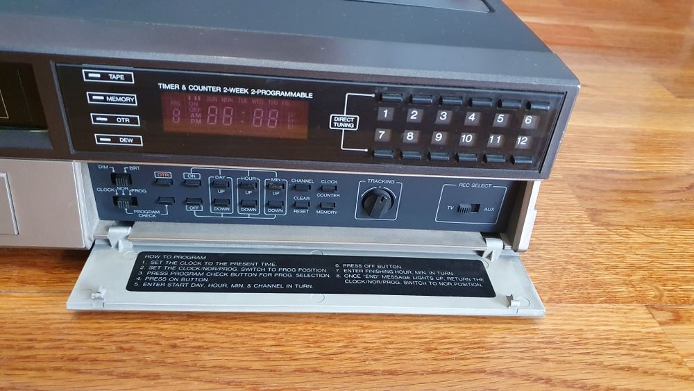 Leitor VHS Fidelis raro com comando de fios