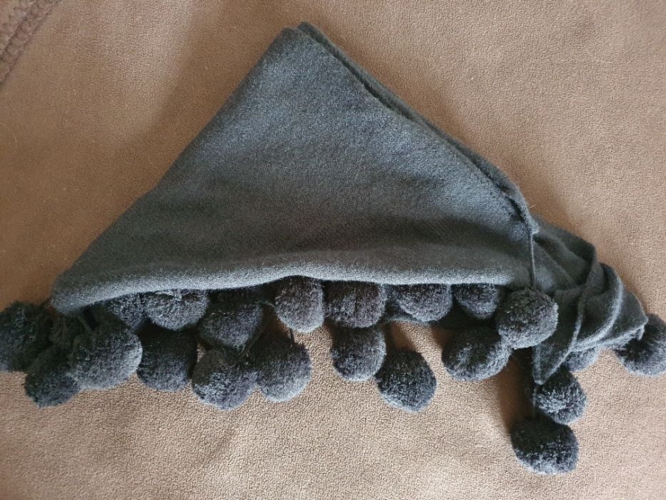 Cachecol / Echarpe / Manta Preto com Borlas - PIA ROSSINI C/ Etiqueta