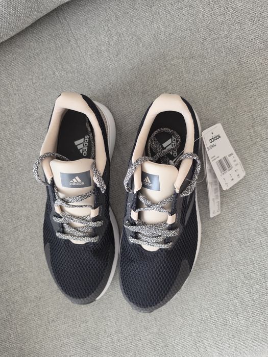 Ténis Adidas SOORAJ running