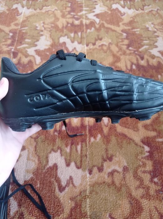 Продаю чорні кожані адідаси полонне