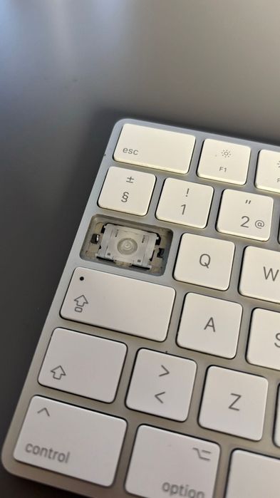 Apple Wireless Numeric Keypad (Damaged)64729960823810121