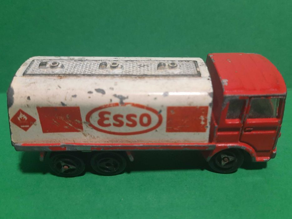 Miniatura camião Saviem Esso escala 1/80 da Majorette