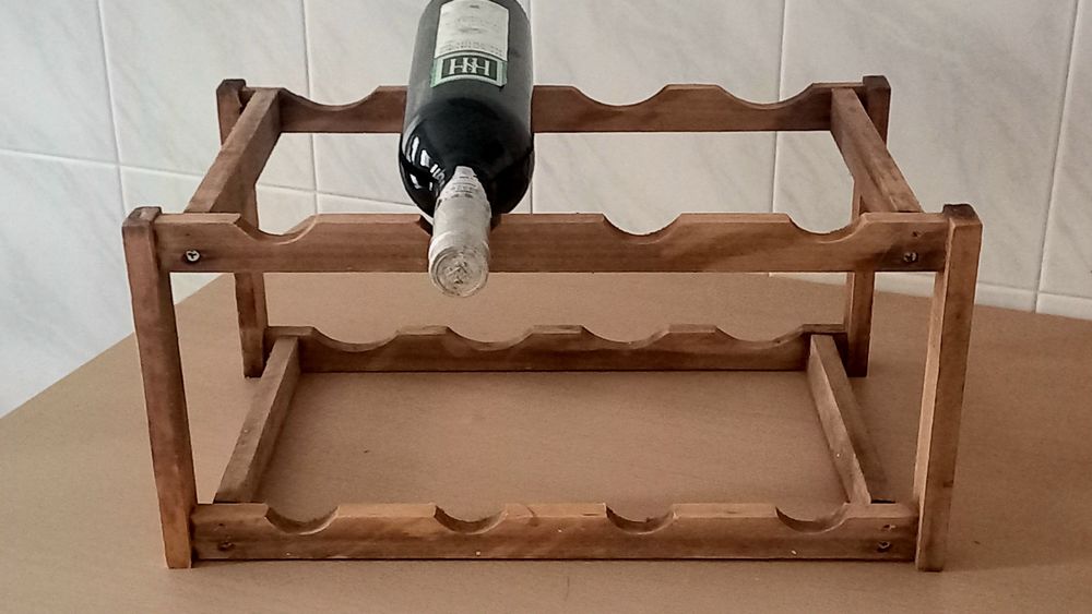 Garrafeira/suporte de garrafas