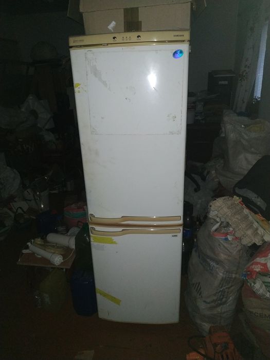Холодильник Samsung
