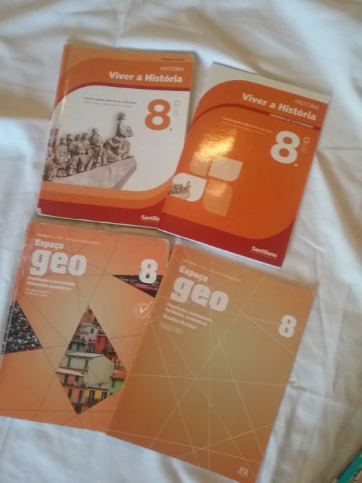 Vendo SEPARADO: Manuais+ C.ativ. -8 disciplinas- como NOVOS- 8°ano