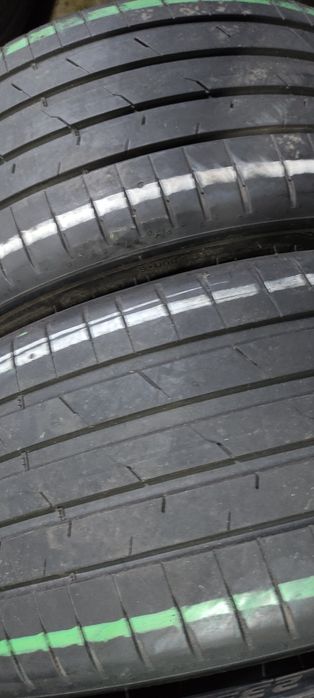 Pneus 235/35/20 semi novos