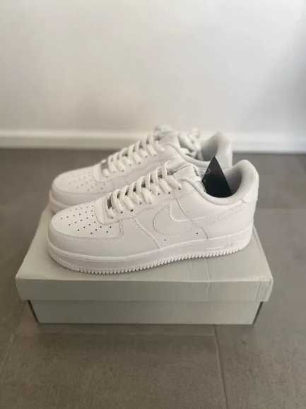Nowe buty Nike Air Force 1, rozmiar 39