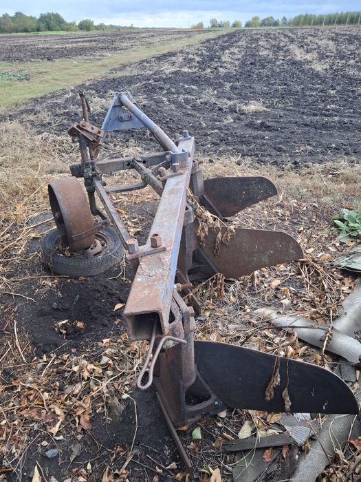 Продам плуг ПЛН 3-35