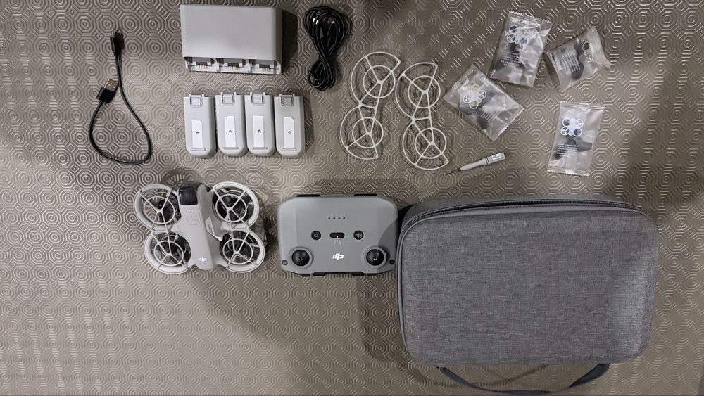 DJI Neo Drone + RC-N3 + 4 Baterias + Dual Charger + Bolsa