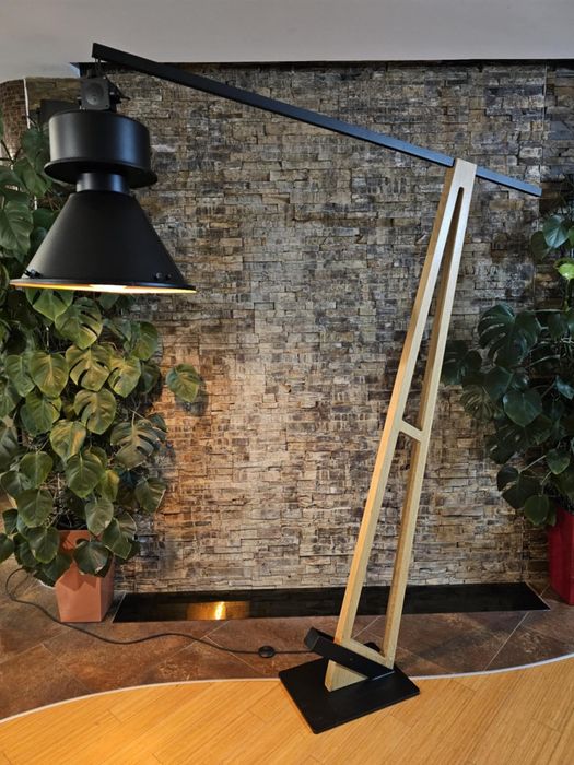 Lampa podłogowa handmade  + antyczny klosz industrialny po renowacji