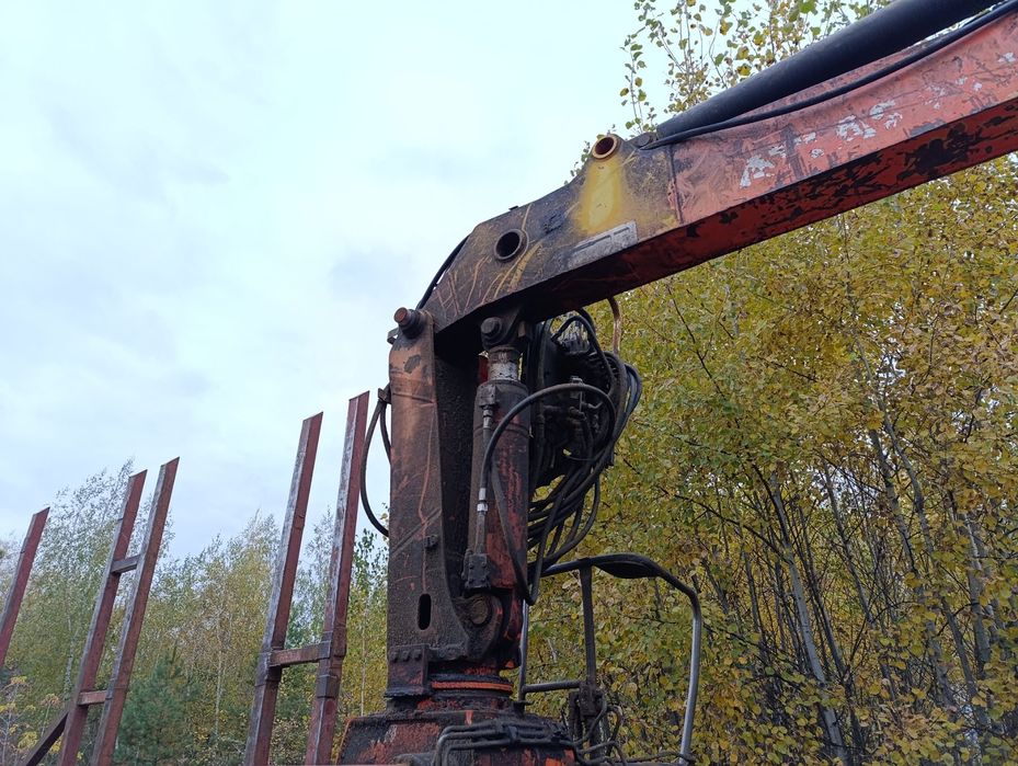 Лісовоз з маніпулятором (напівпричеп).