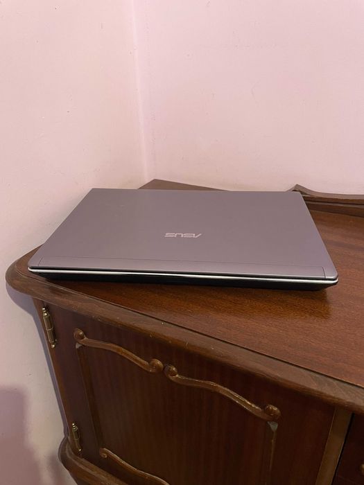 Ноутбук ASUS діагональ дисплея 15.6 дюйма в хорошому робочому стані.