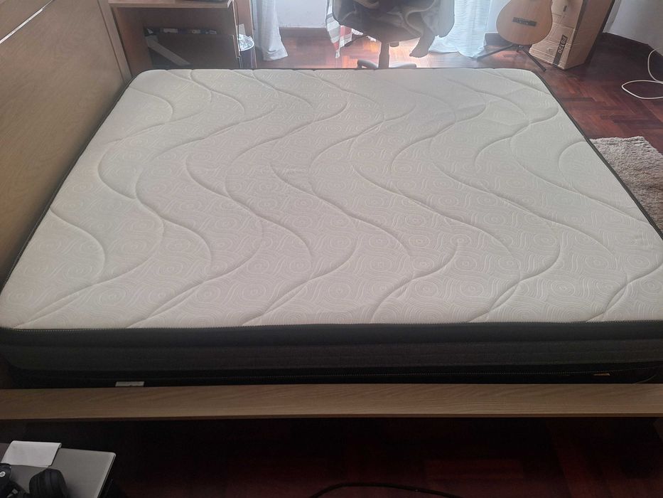 Cama de casal 170x200 com colchão
