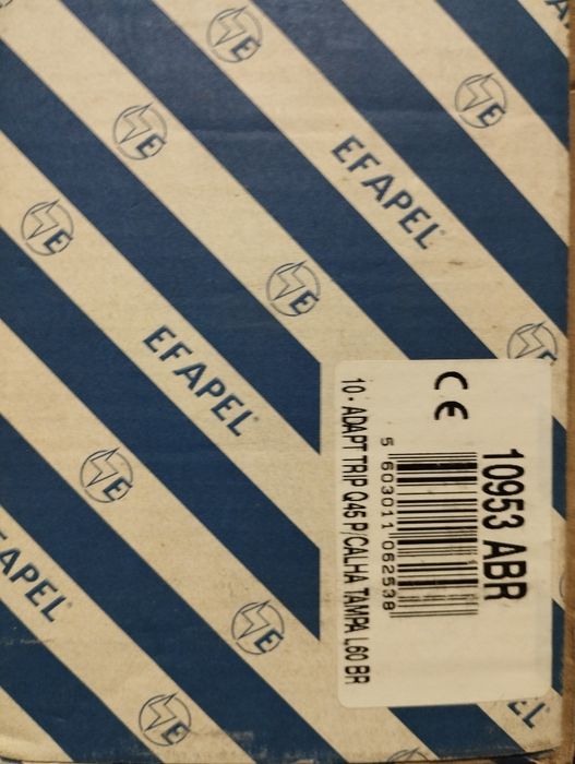 Adaptador triplo Efapel